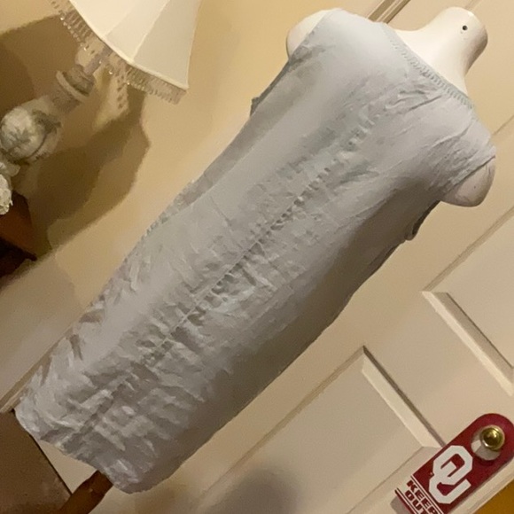 Chelsea & Theodore Sky Blue Linen Dress. Size Large. Embroidered accent. - Picture 8 of 12